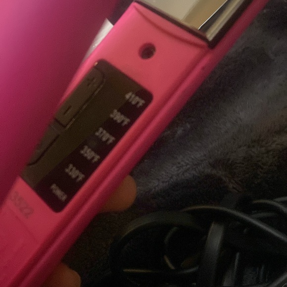 2 straighteners,never been used, pink and purple color, wide use, and thin use. - Picture 3 of 4